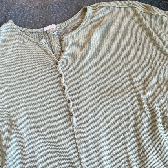 Out From Under Soft Green Oversized Slouchy Dolman Sleeve Shirt - Picture 6 of 9